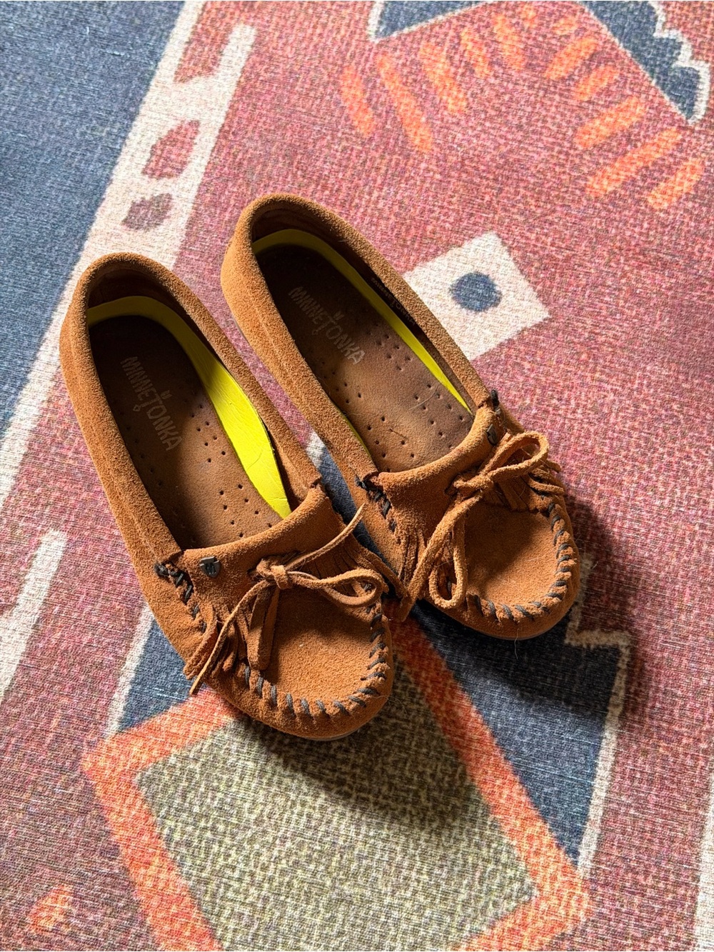 Minnetonka Kitty Hardsole Brown Suede Moccasins with Tassel Bow